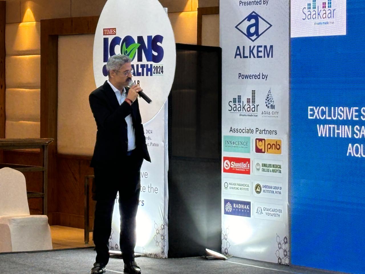 Managing Director of CKCPL receiving an award for excellence in interior design in Patna